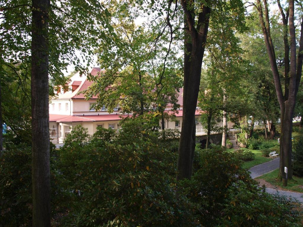 Hotel Saechsisches Haus Berggiesshubel Bagian luar foto