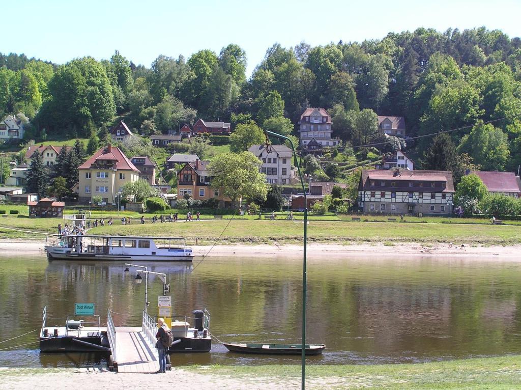 Hotel Saechsisches Haus Berggiesshubel Bagian luar foto