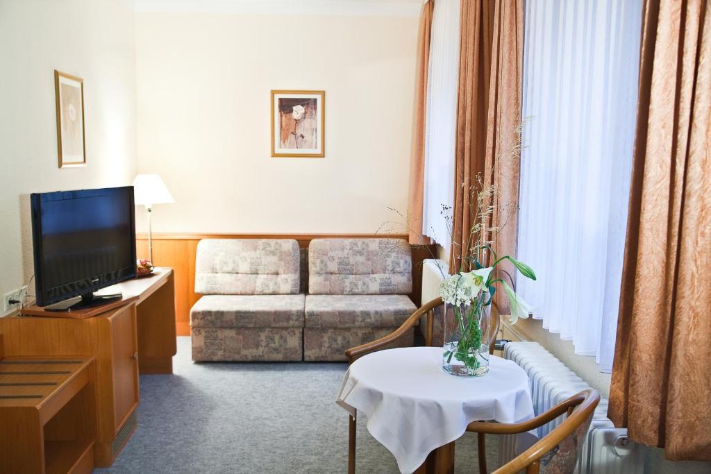 Hotel Saechsisches Haus Berggiesshubel Ruang foto