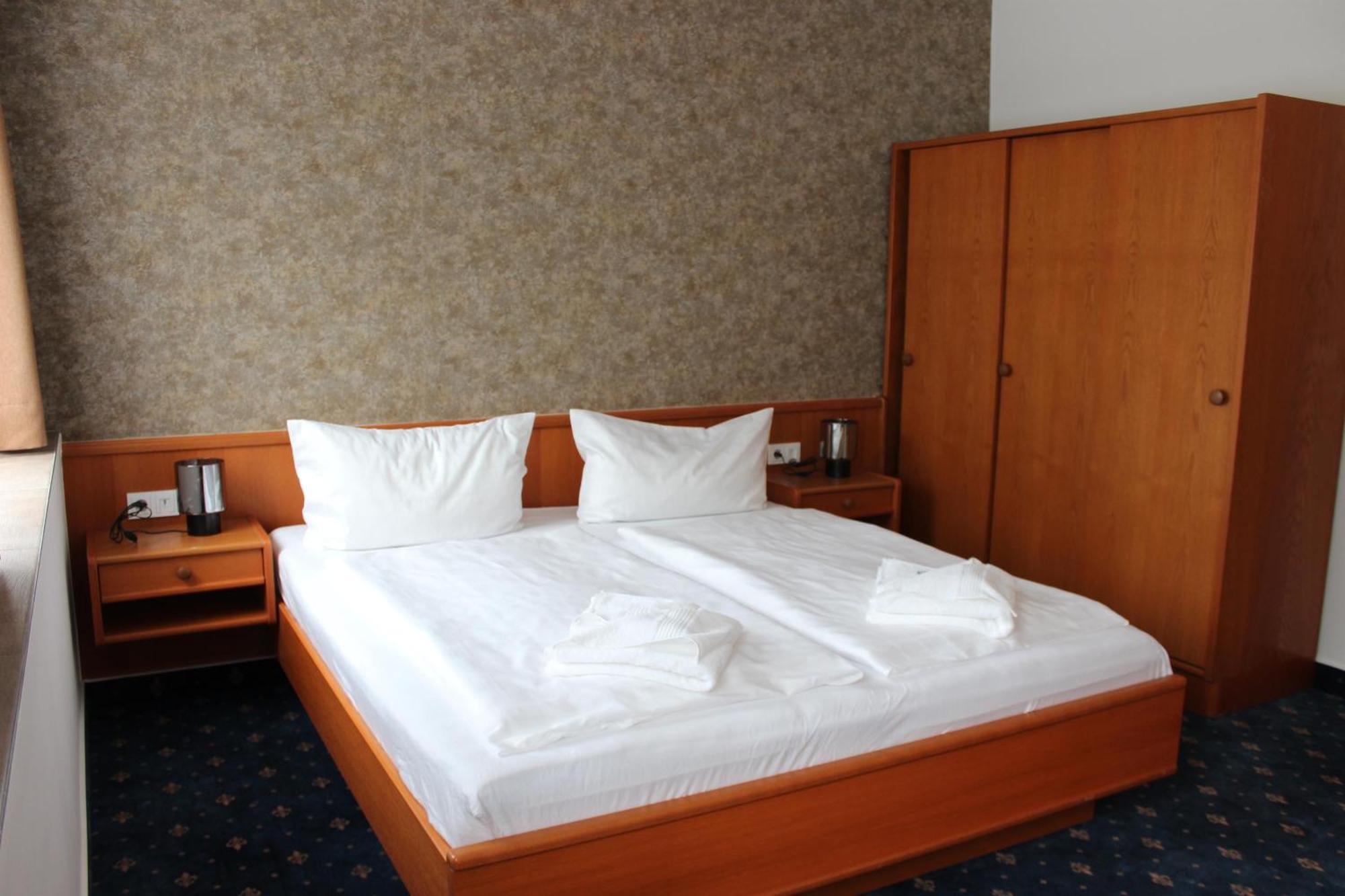 Hotel Saechsisches Haus Berggiesshubel Bagian luar foto