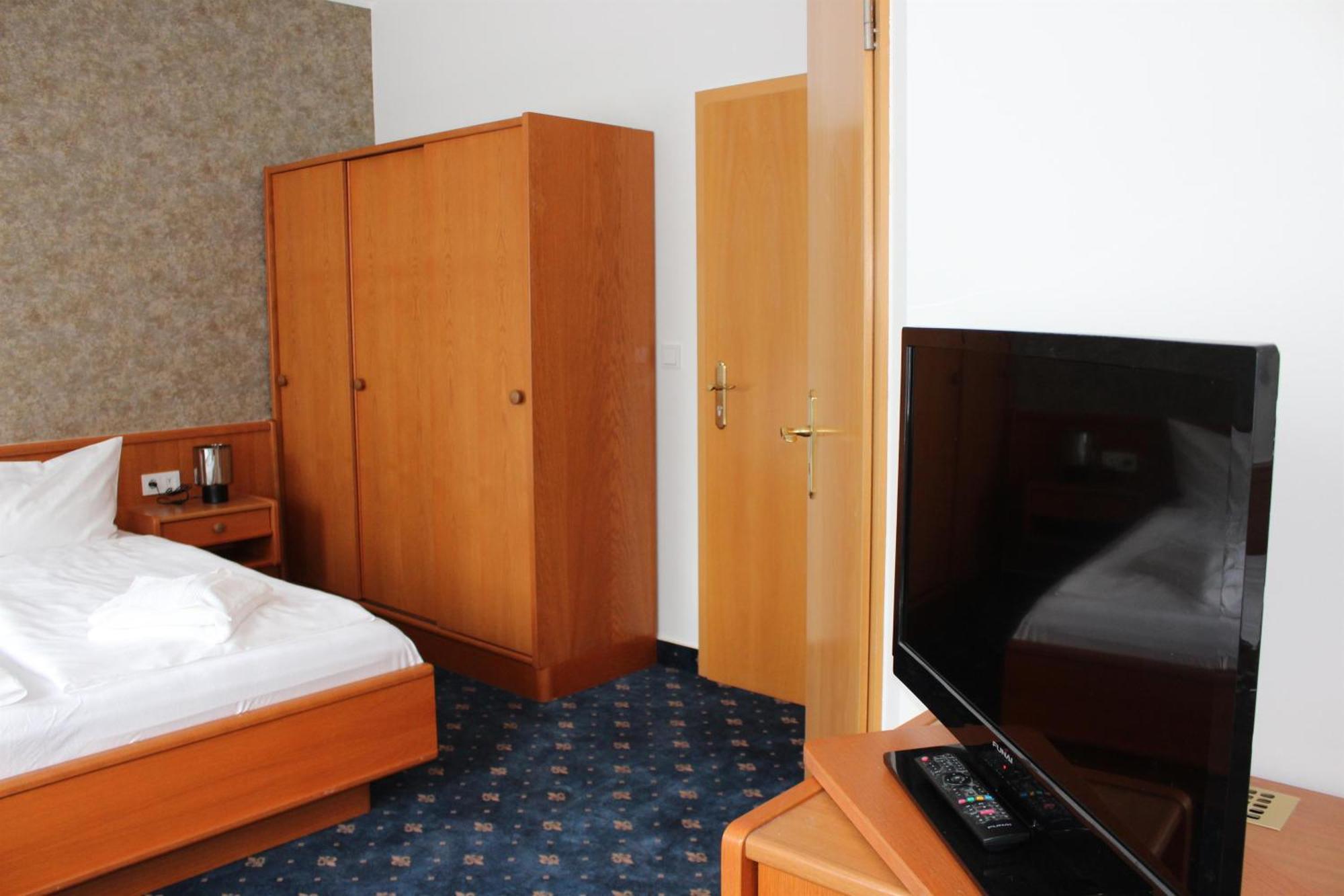 Hotel Saechsisches Haus Berggiesshubel Bagian luar foto