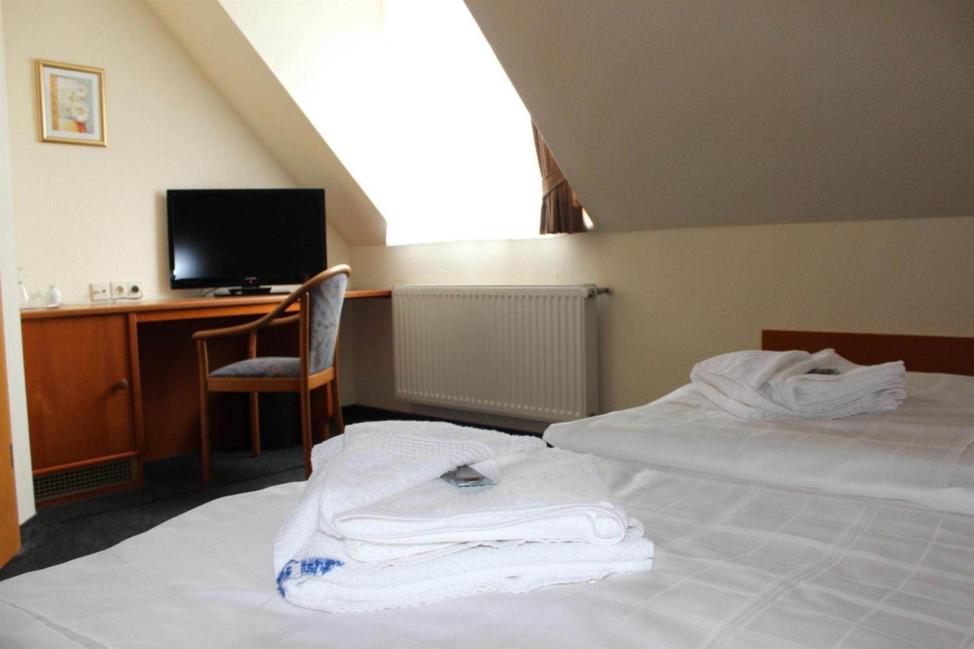Hotel Saechsisches Haus Berggiesshubel Bagian luar foto