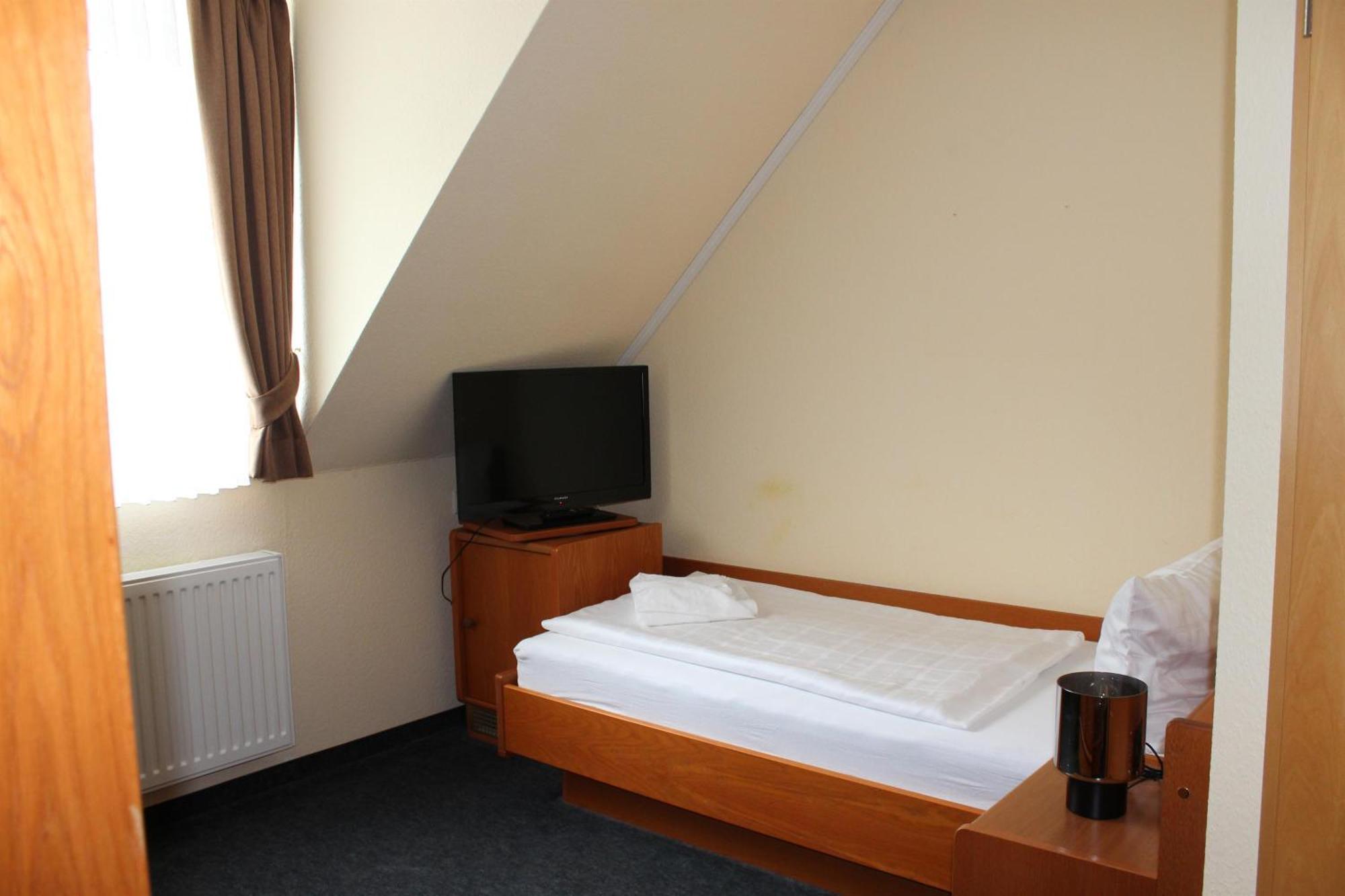 Hotel Saechsisches Haus Berggiesshubel Bagian luar foto