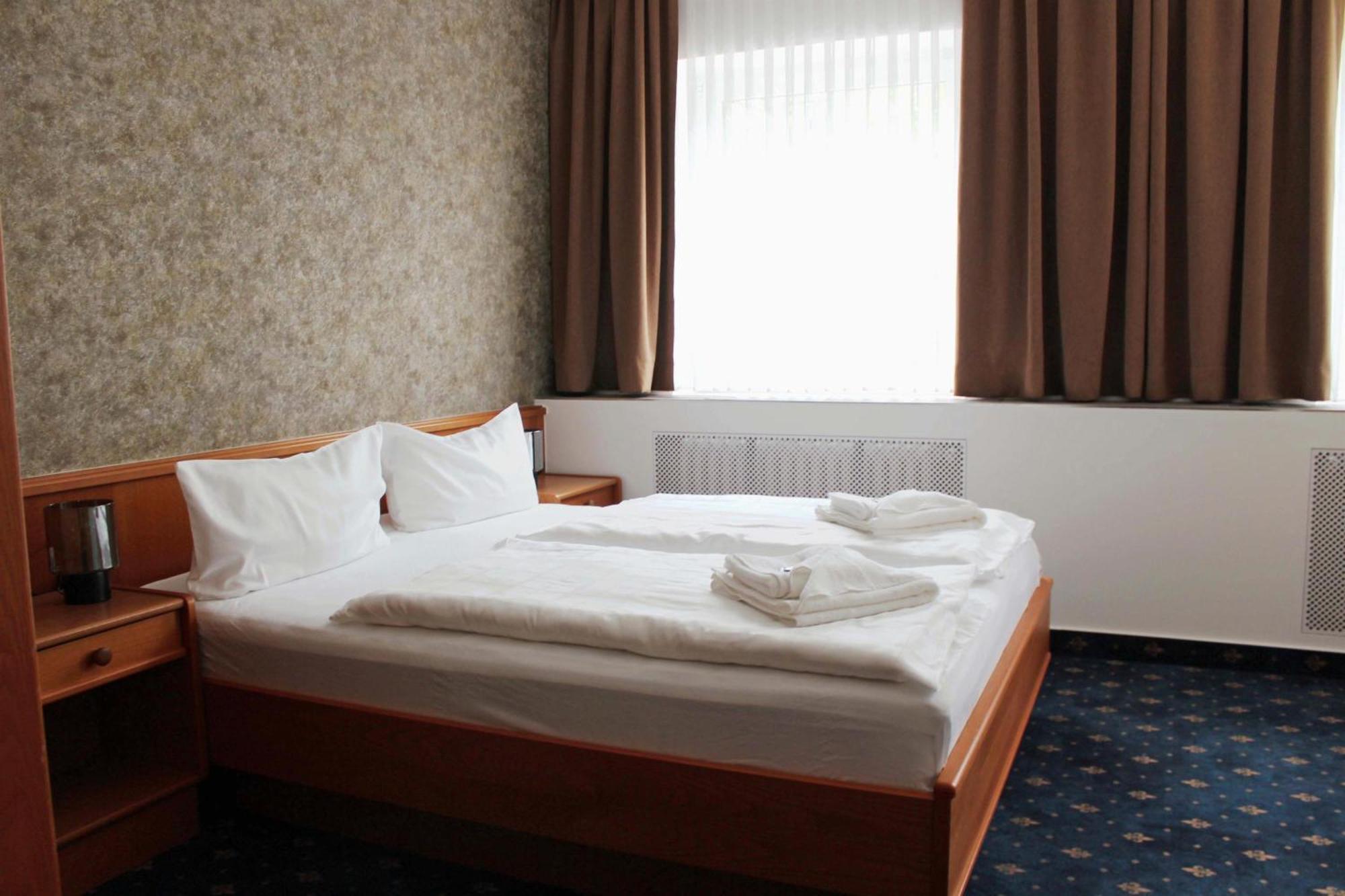 Hotel Saechsisches Haus Berggiesshubel Bagian luar foto
