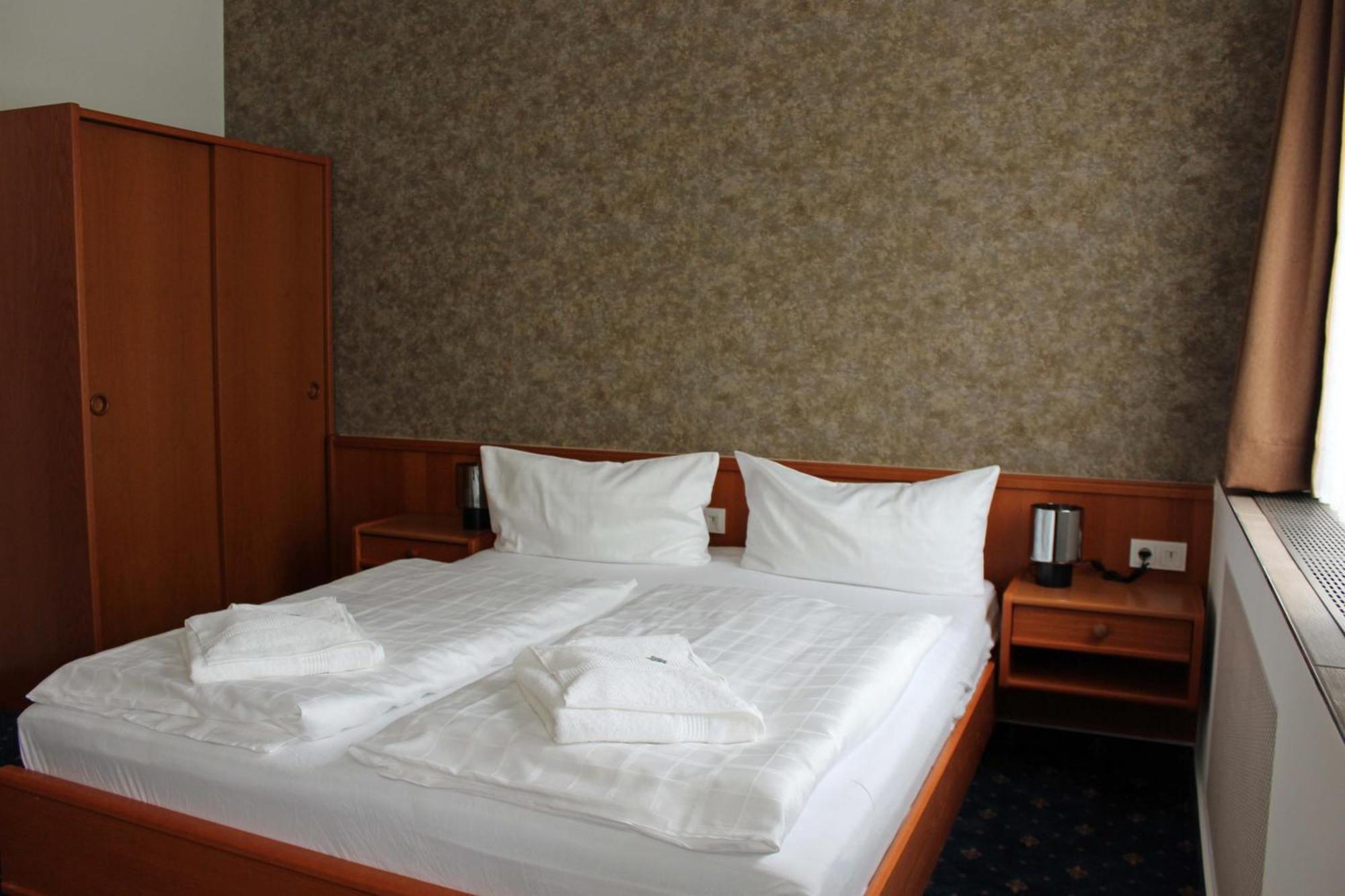 Hotel Saechsisches Haus Berggiesshubel Bagian luar foto