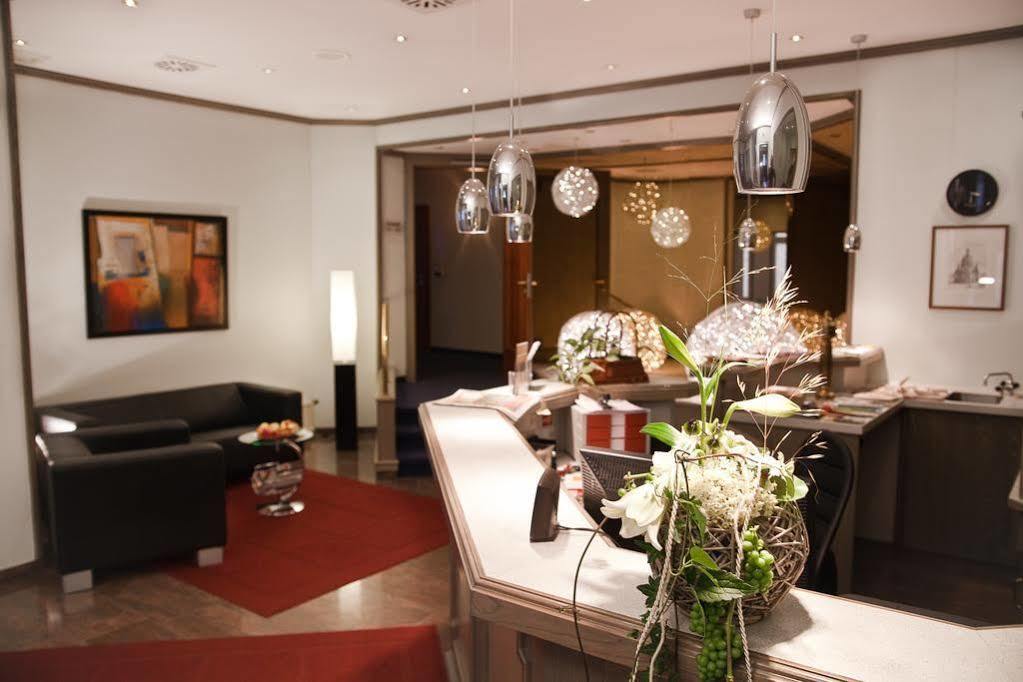 Hotel Saechsisches Haus Berggiesshubel Bagian luar foto