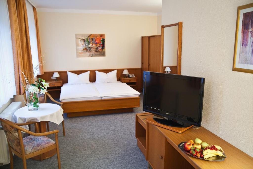 Hotel Saechsisches Haus Berggiesshubel Bagian luar foto